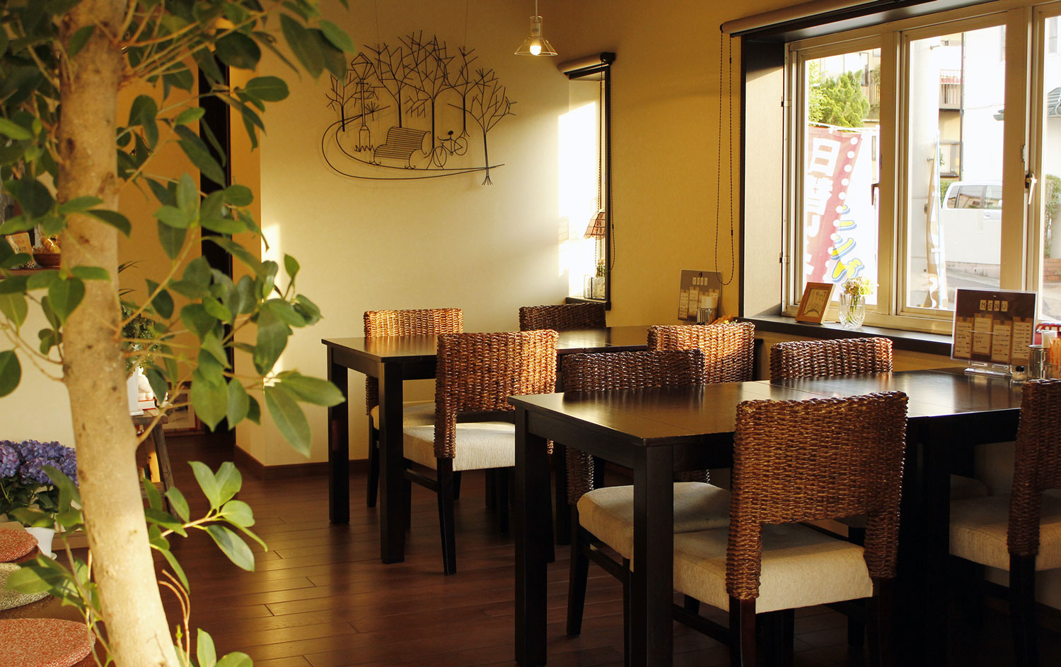 お洒落で落ち着いた雰囲気の店内です