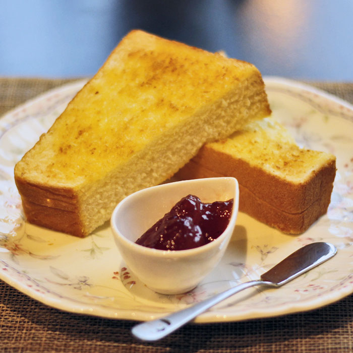 厚切りのこだわりトースト